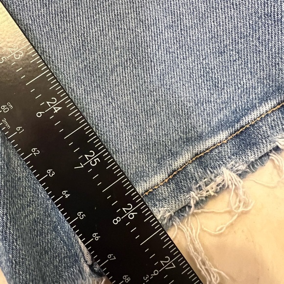 Good American Good Legs Cropped Mini Boot Jeans - Picture 6 of 9